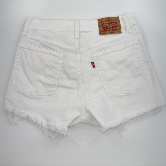 ✨ Levi’s White High Rise Cutoff Denim Shorts – Size W28 ✨ - Picture 10 of 10
